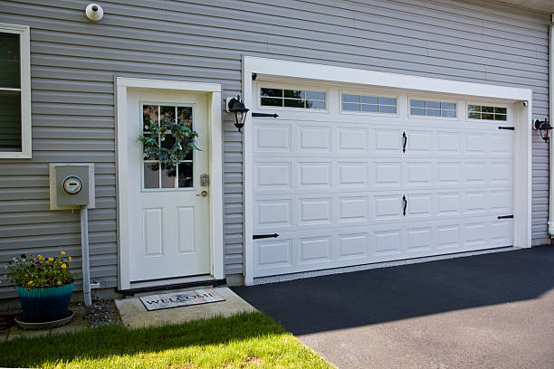 24/7 Emergency Garage Door Panel Replacement experts in Concordia, MO